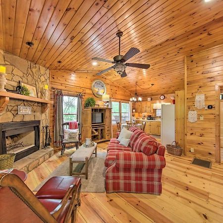 Peaceful Blue Ridge Cabin With Decks And Fire Pit Eksteriør billede