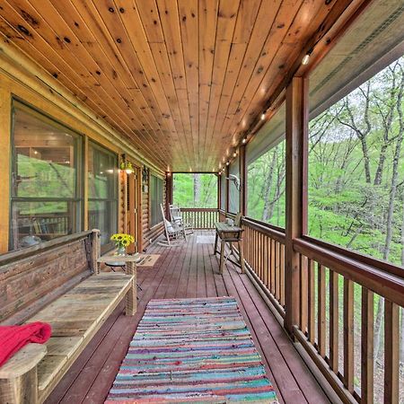 Peaceful Blue Ridge Cabin With Decks And Fire Pit Eksteriør billede