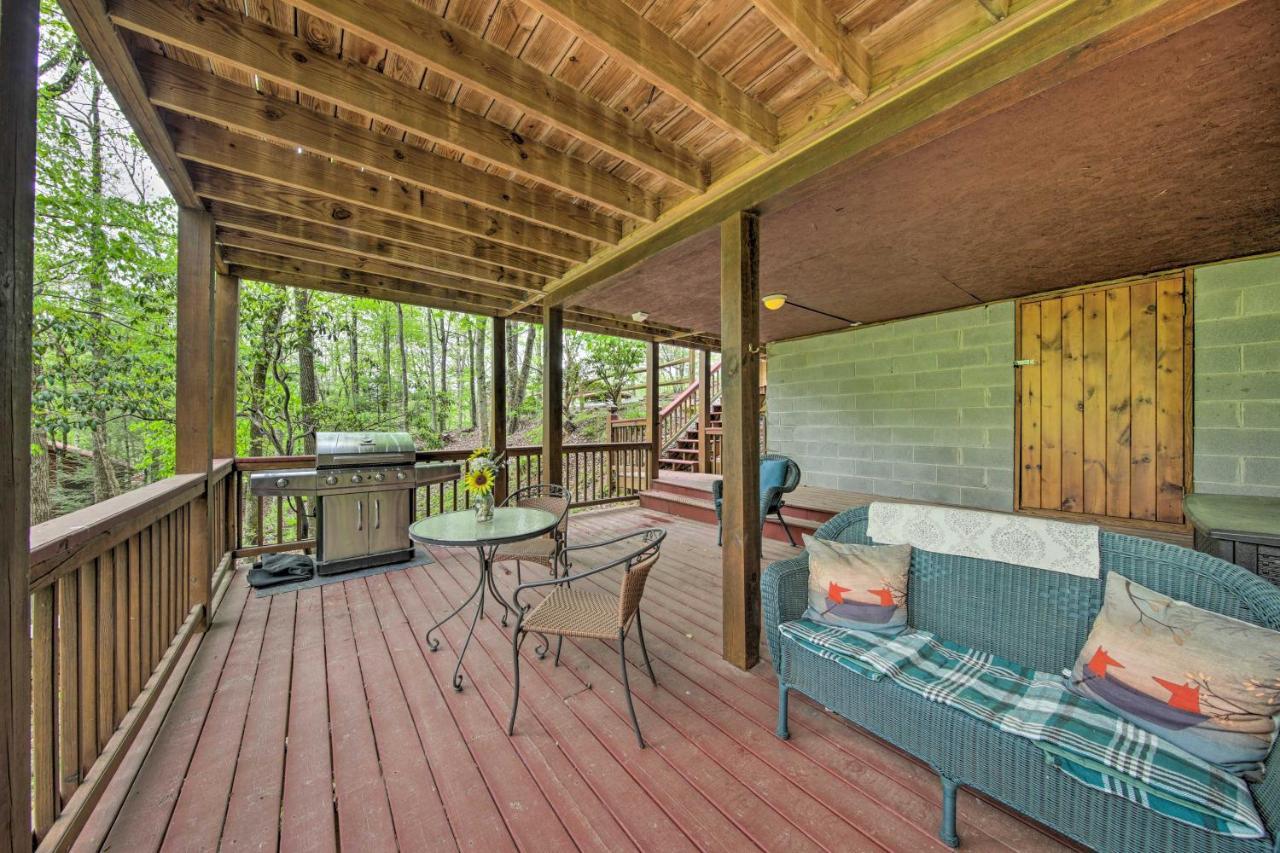 Peaceful Blue Ridge Cabin With Decks And Fire Pit Eksteriør billede
