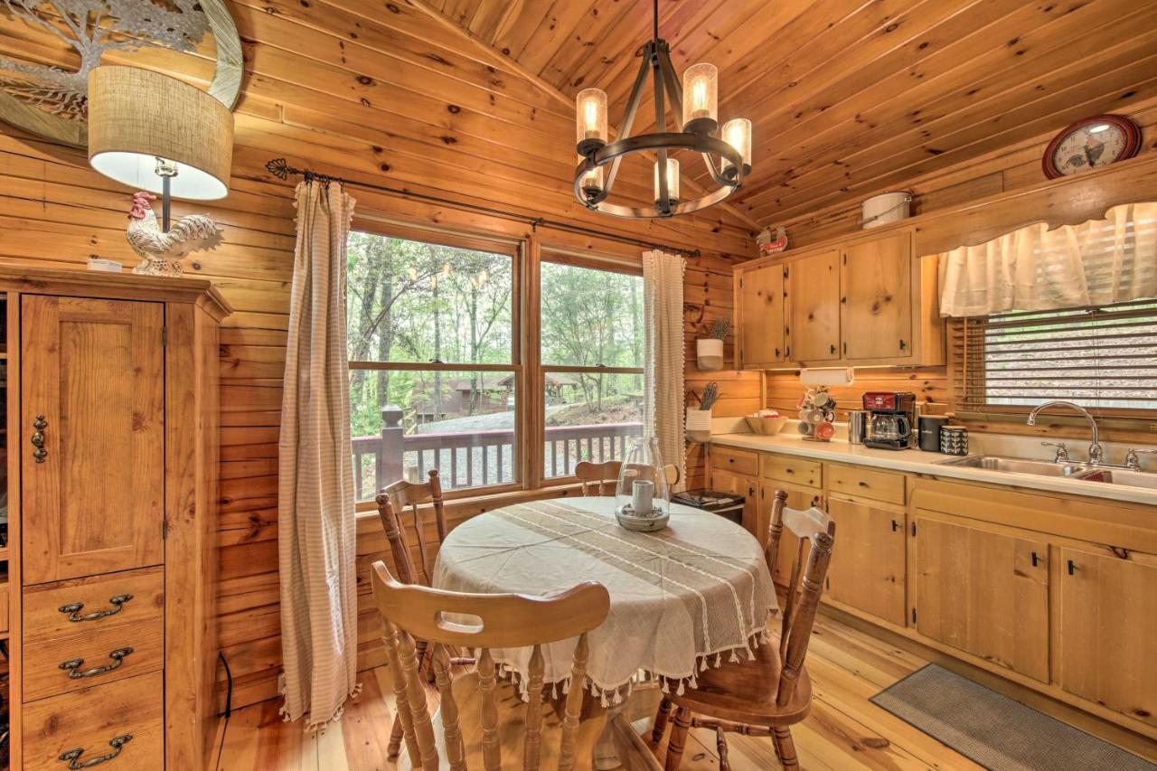 Peaceful Blue Ridge Cabin With Decks And Fire Pit Eksteriør billede