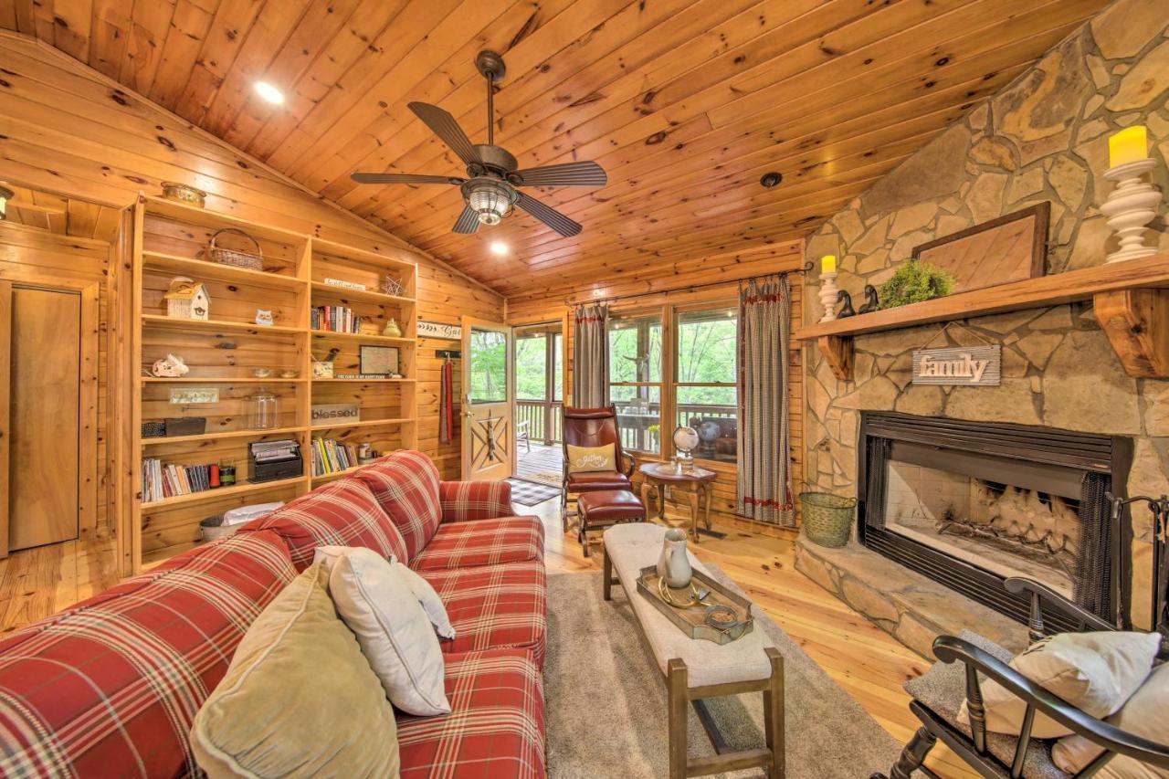 Peaceful Blue Ridge Cabin With Decks And Fire Pit Eksteriør billede