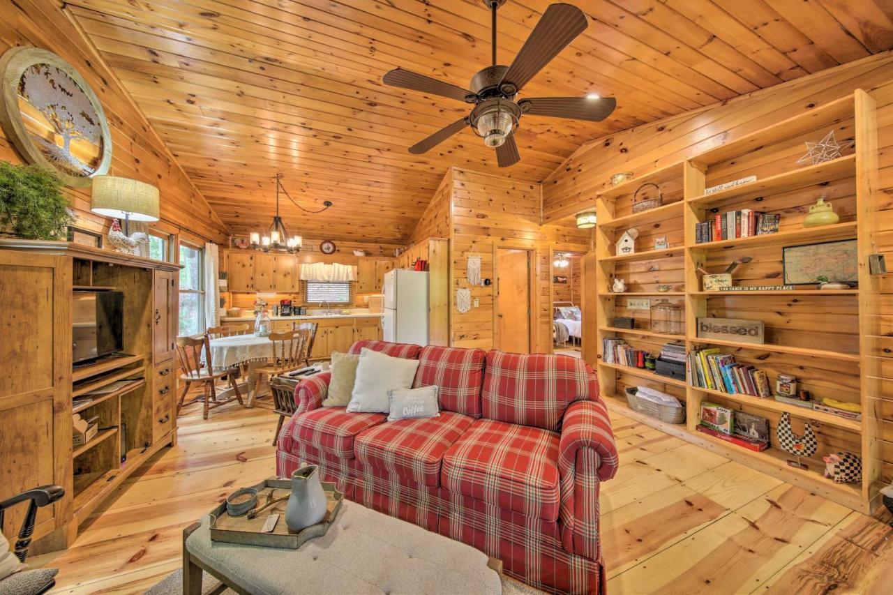 Peaceful Blue Ridge Cabin With Decks And Fire Pit Eksteriør billede
