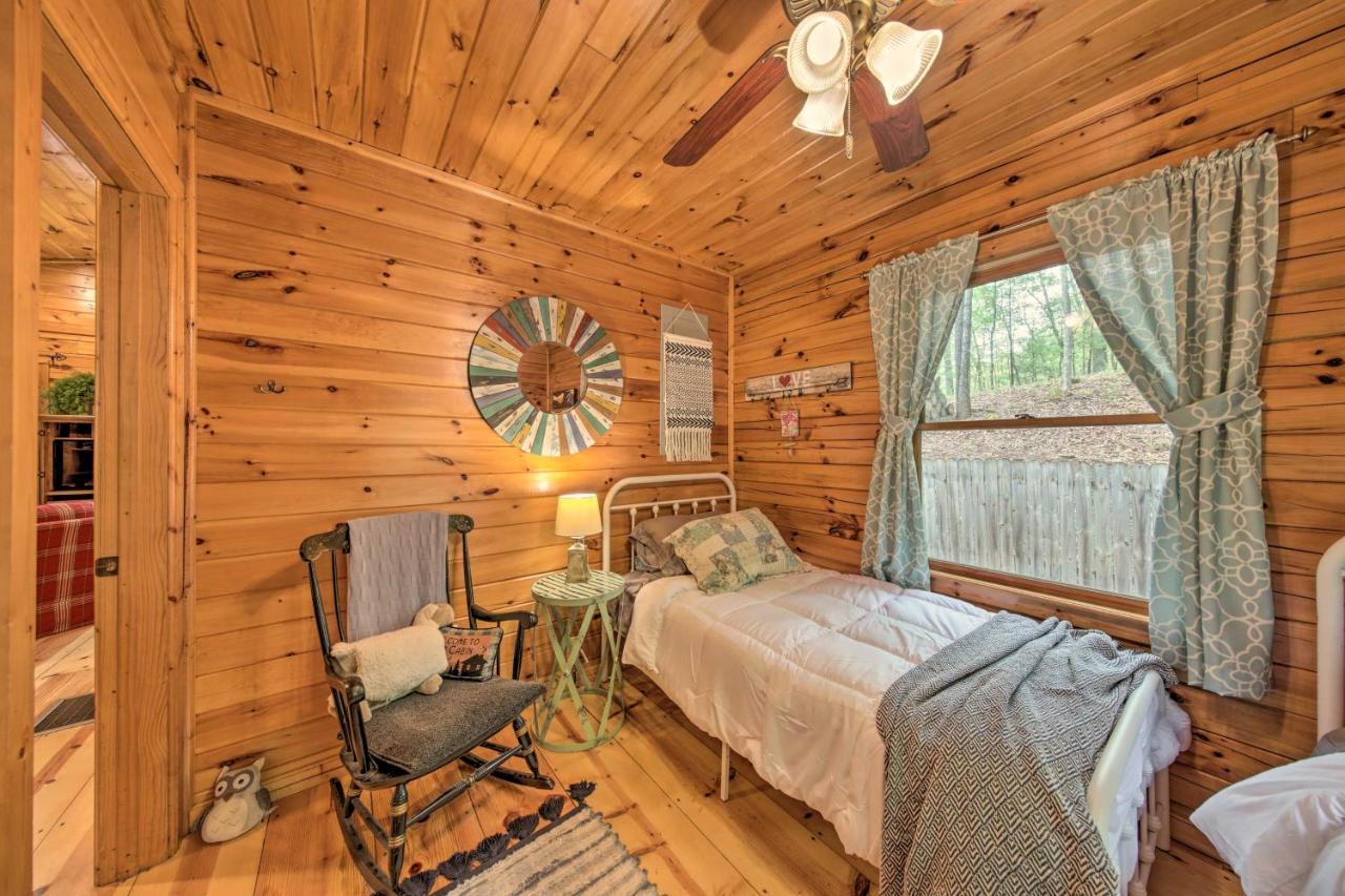 Peaceful Blue Ridge Cabin With Decks And Fire Pit Eksteriør billede