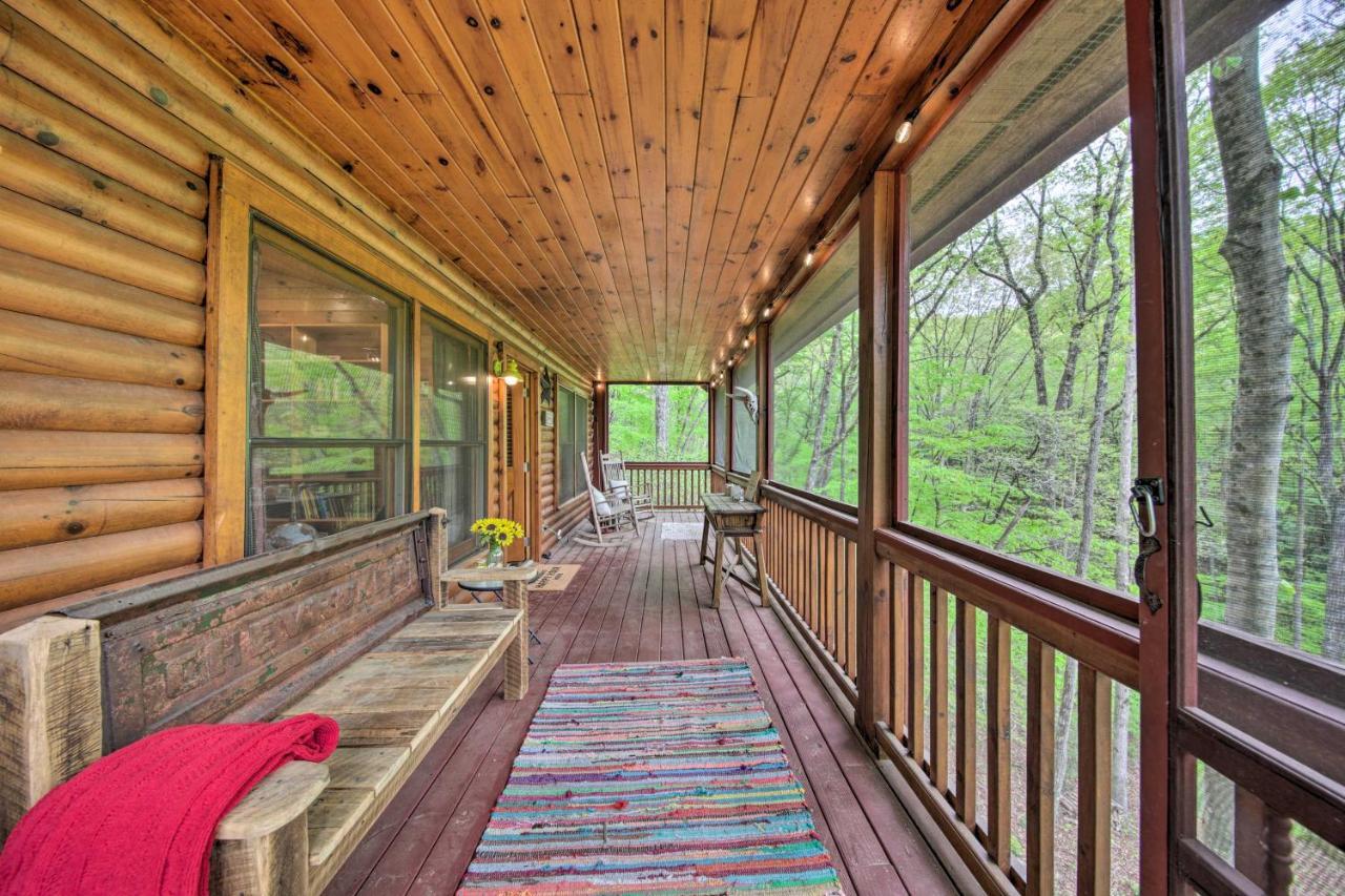 Peaceful Blue Ridge Cabin With Decks And Fire Pit Eksteriør billede