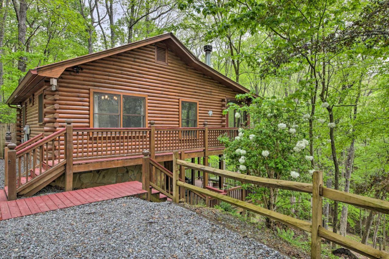 Peaceful Blue Ridge Cabin With Decks And Fire Pit Eksteriør billede