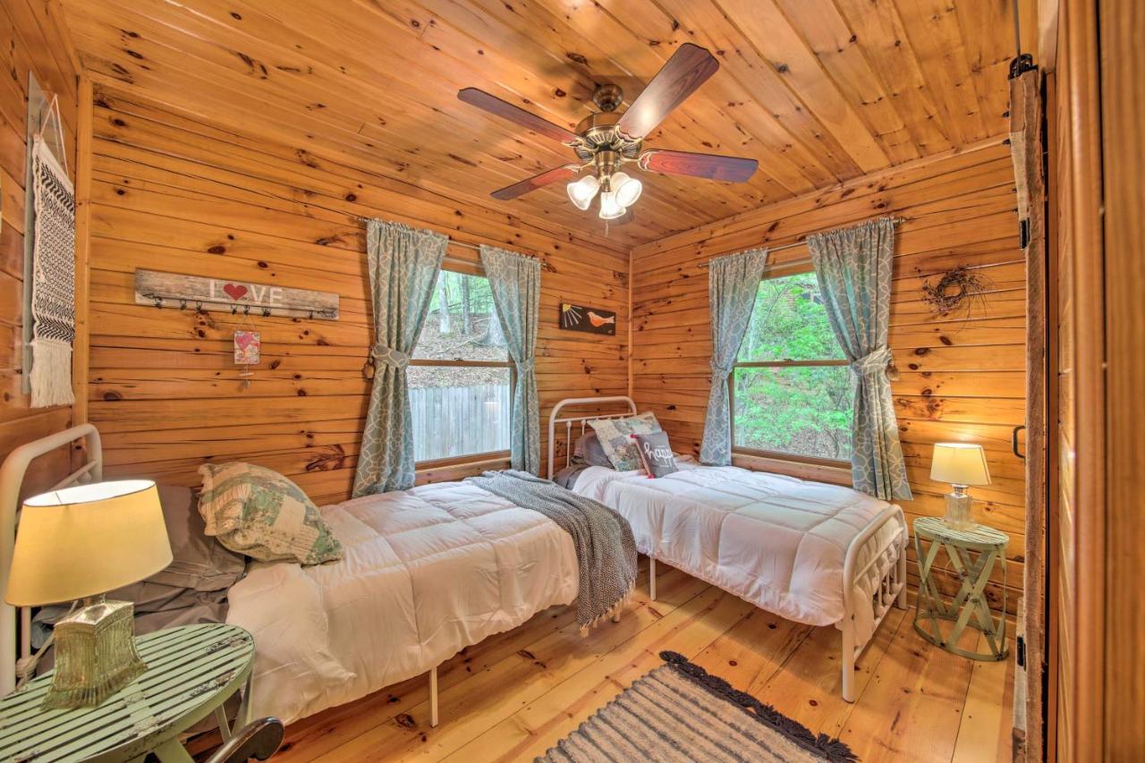 Peaceful Blue Ridge Cabin With Decks And Fire Pit Eksteriør billede