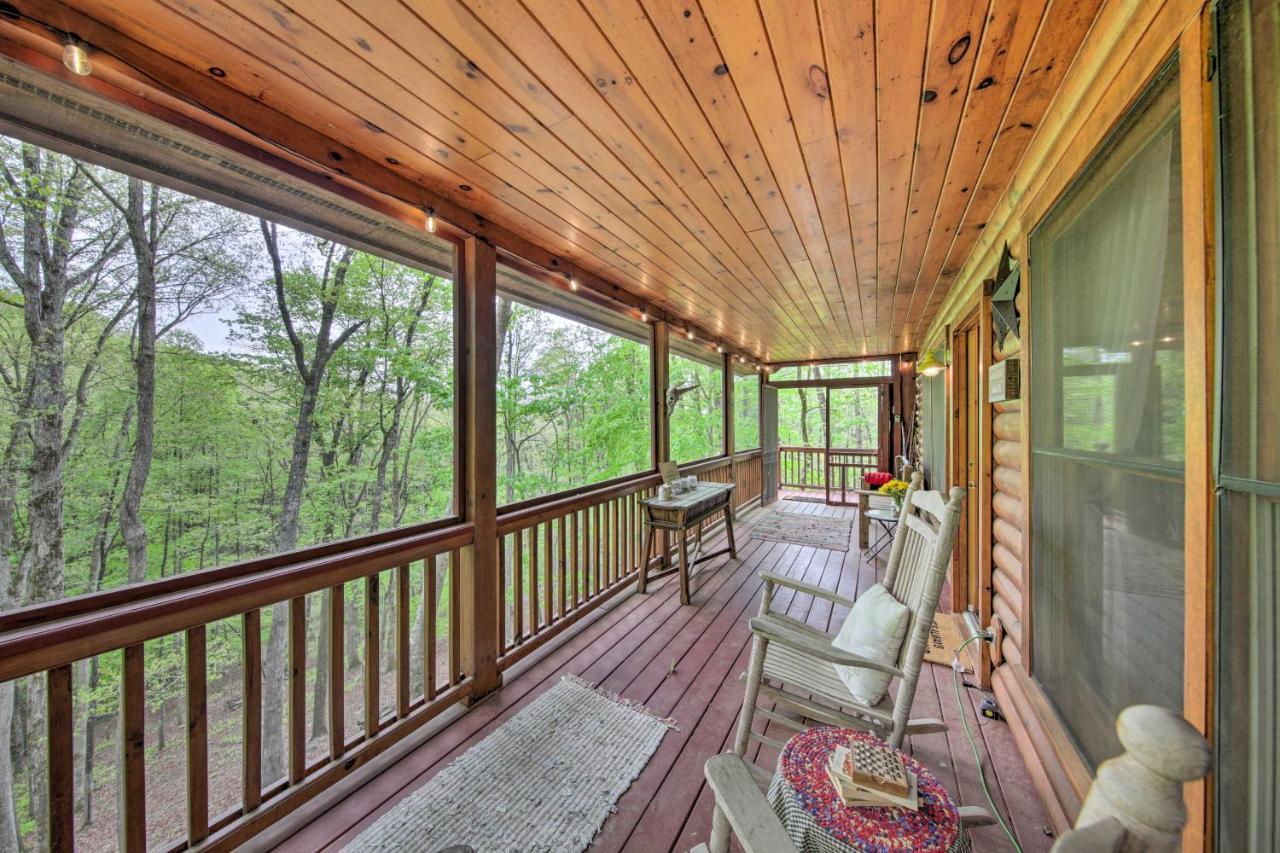 Peaceful Blue Ridge Cabin With Decks And Fire Pit Eksteriør billede